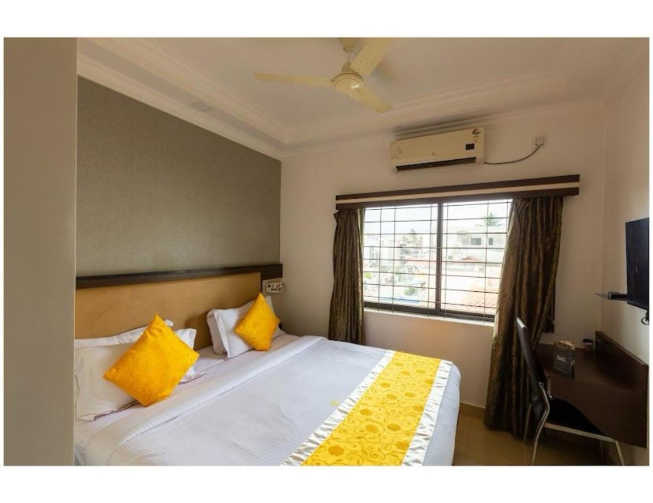 The Grand Krishna Luxury Hotel, Chikmagalur Luaran gambar